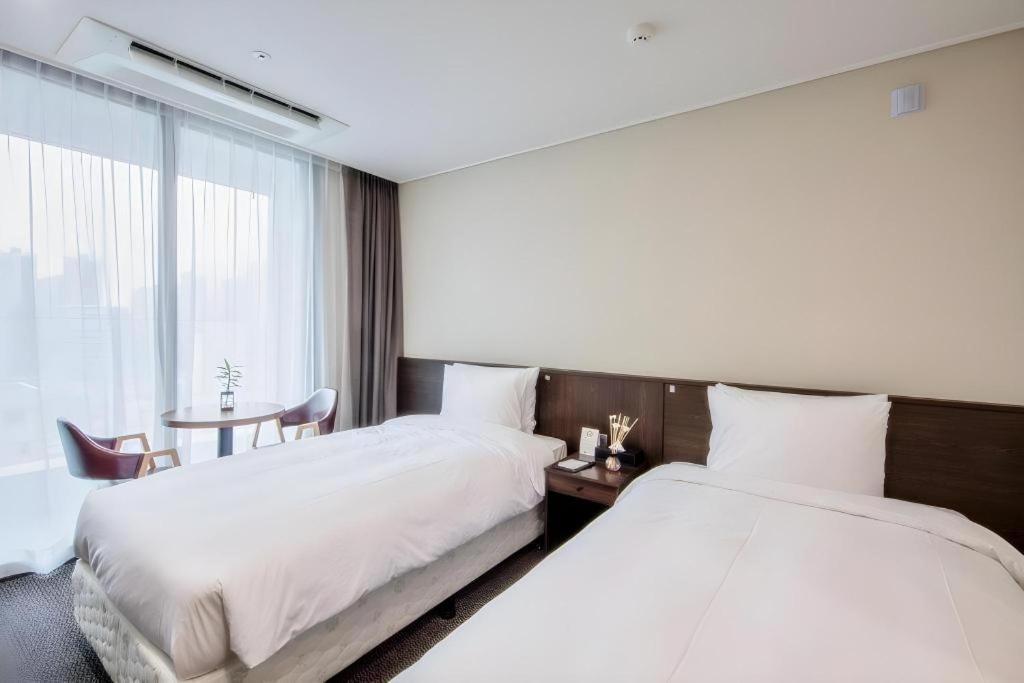 Riviera Incheon Airport Hotel Exterior foto