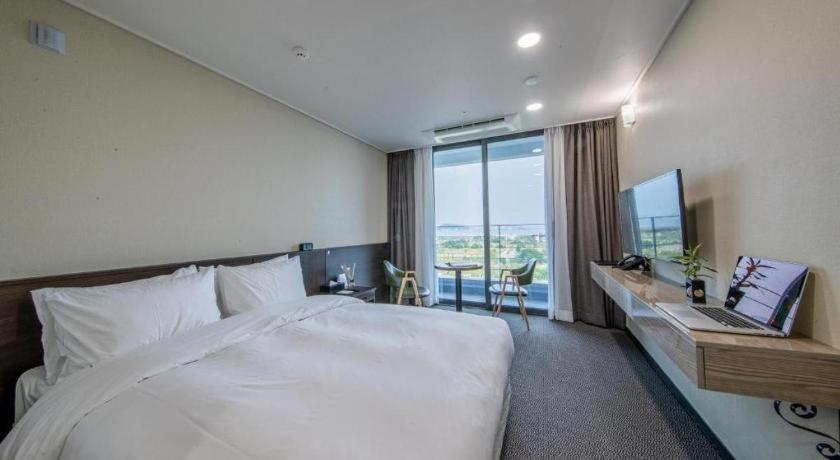 Riviera Incheon Airport Hotel Exterior foto
