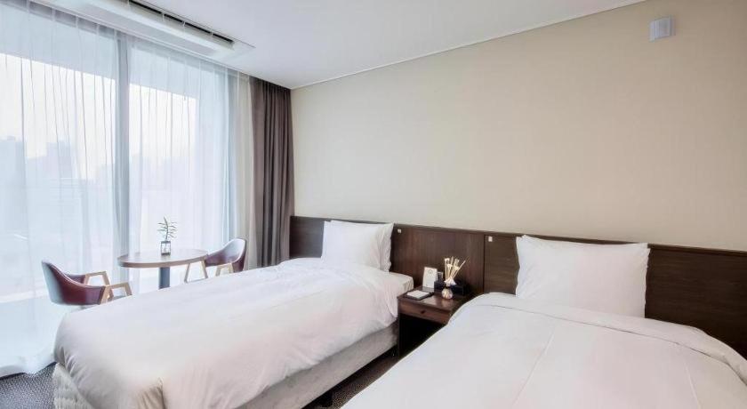 Riviera Incheon Airport Hotel Exterior foto