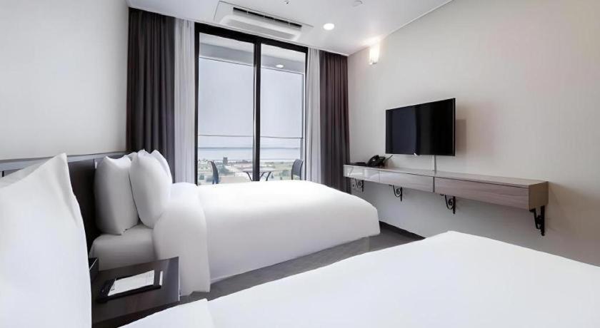 Riviera Incheon Airport Hotel Exterior foto