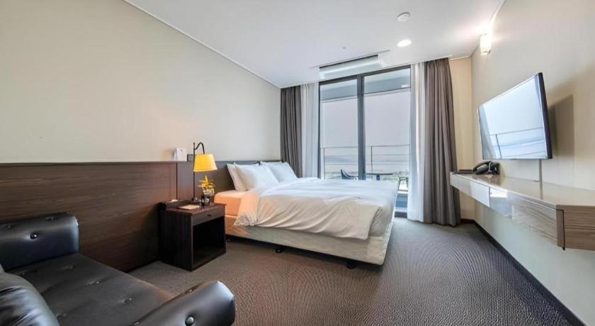 Riviera Incheon Airport Hotel Exterior foto